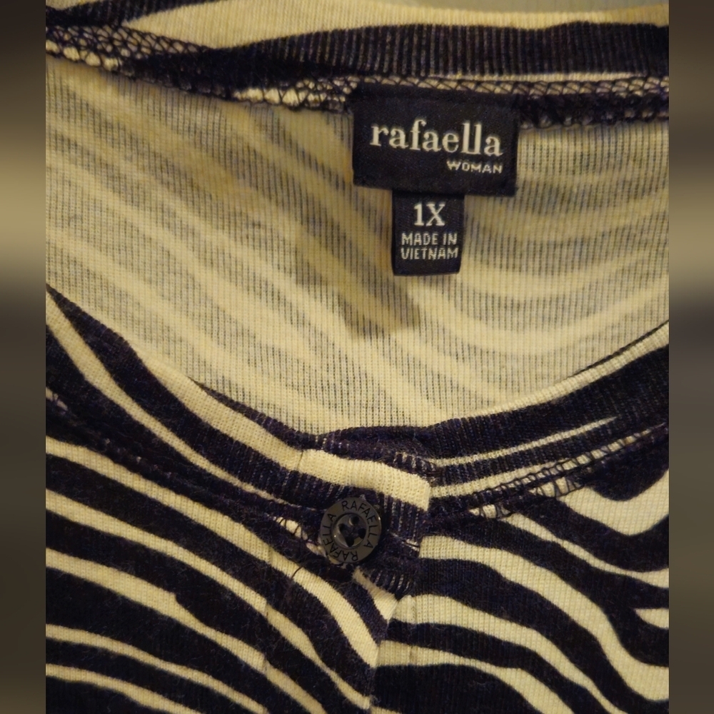 Rafaella Black & White Zebra Print Long Sleeve Cardigan Sweater-Size 1X - Picture 2 of 6